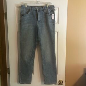 NWT Old Navy Power Slim Straight High-Rise Jeans. Size 12.